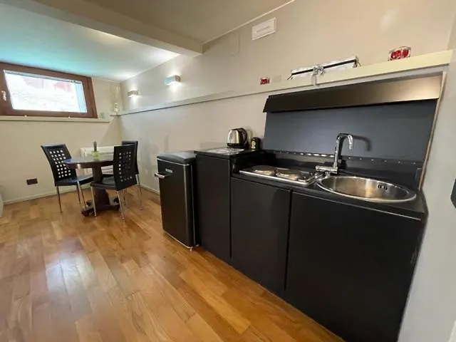 San Marco Apartment With Canal View Venice