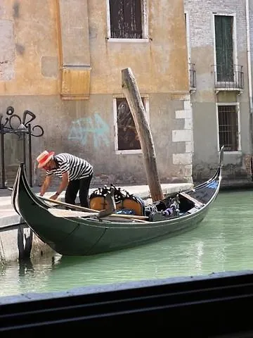 San Marco Apartment With Canal View Venice