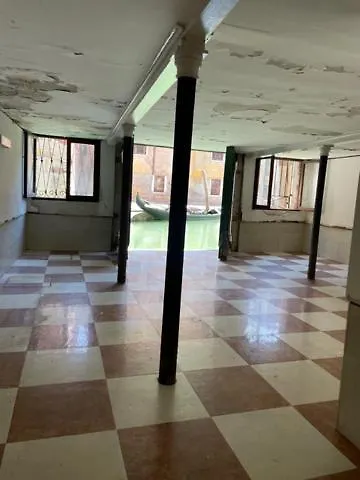 San Marco Apartment With Canal View Venice