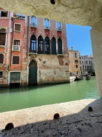 San Marco Apartment With Canal View Venice