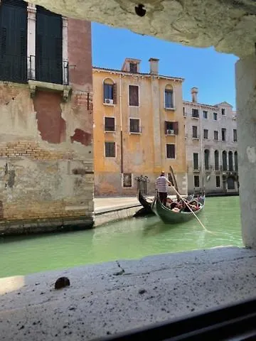 San Marco Apartment With Canal View Venice