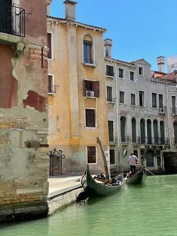 San Marco Apartment With Canal View Venice
