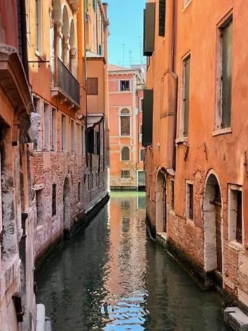 San Marco Apartment With Canal View Venice