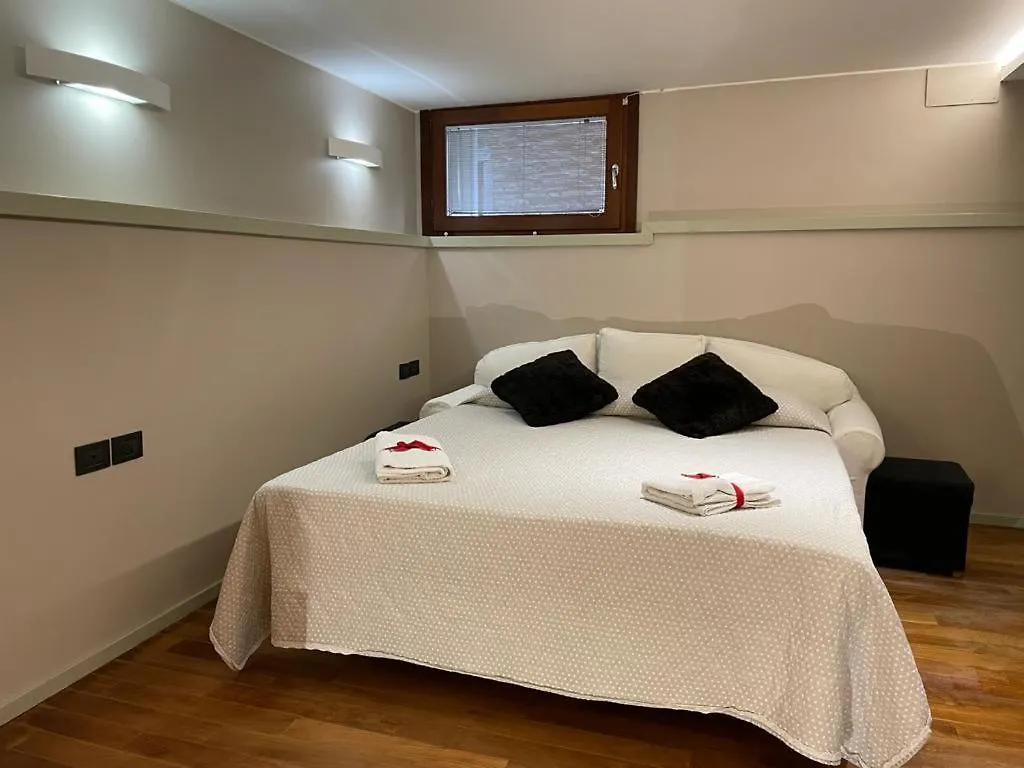 San Marco Apartment With Canal View Veneza